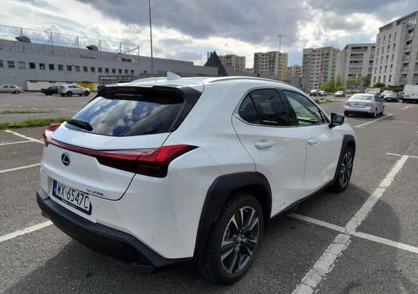 Lexus UX cena 129000 przebieg: 41000, rok produkcji 2020 z Warszawa małe 254